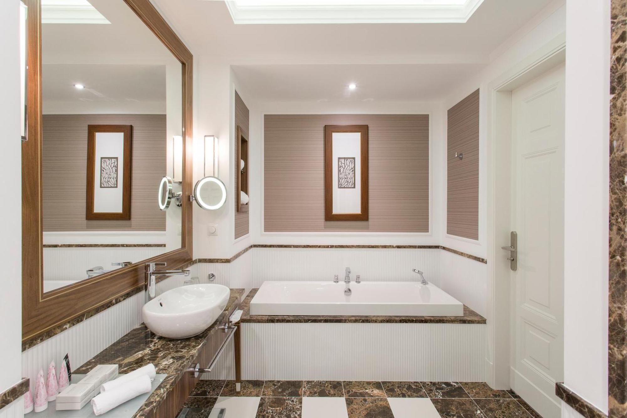 Hotel Spa Dr Irena Eris Polanica Zdroj エクステリア 写真